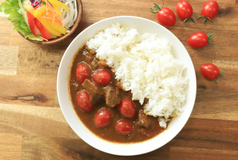 飛騨牛使用 スイートキューブトマトカレーPREMIUM（レトルト）